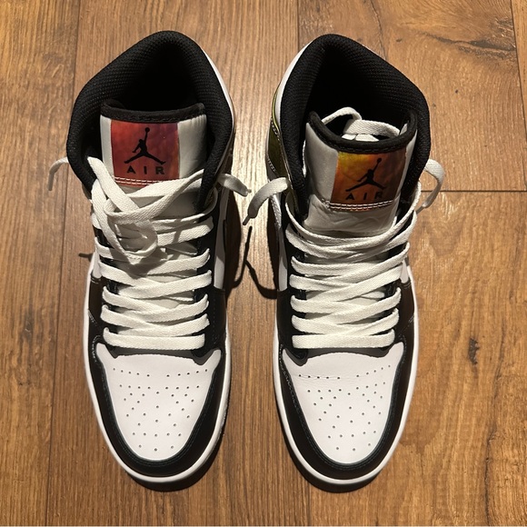 Jordan 1 mid Heat Reactive- 9.5M - Picture 4 of 8